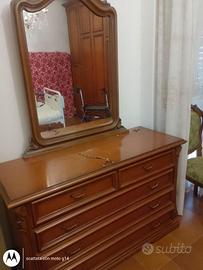 Comò con specchiera in egno – Stile classico