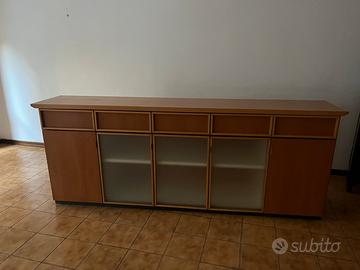 Mobile lungo con cassetti