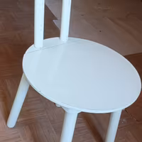 Sedie di legno eleganti o rustiche