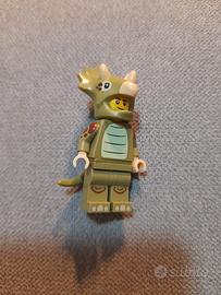 Lego minifigure dinosauro