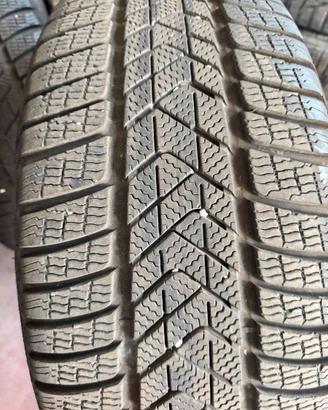 Gomme Pirelli Sottozero 245/40 R20 99 V