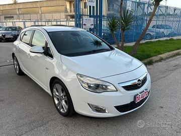 Opel Astra 1.7 CDTI 110 cv cosmo 2012