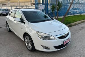 Opel Astra 1.7 CDTI 110 cv cosmo 2012