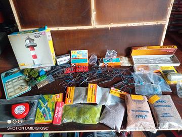 plastico trenino-diverso materiale 