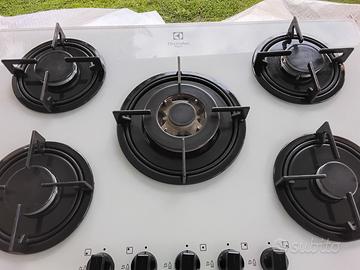 piano cottura a gas in vetroceramica