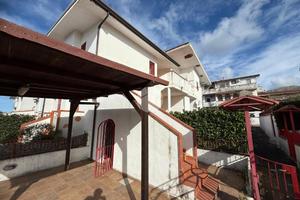 VILLA A SCHIERA A SCALEA
