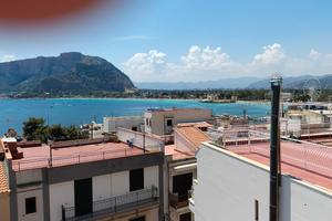Mondello a pochi passi dal mare