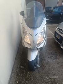 Peugeot satelis 400