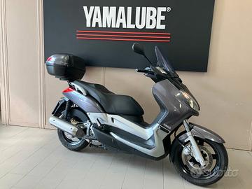Yamaha X-Max 250