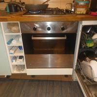  forno e piano cottura. copri poltrona Ikea 