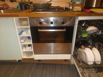  forno e piano cottura. copri poltrona Ikea 