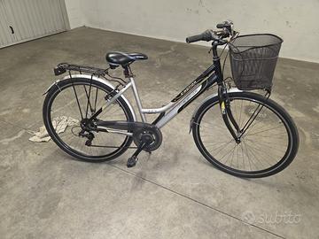 Bicicletta da donna marca "Regina"