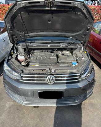 Volkswagen Touran del 2018 per ricambi