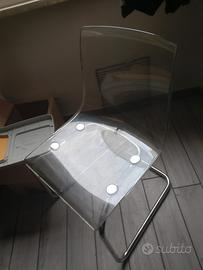 sedie in plexiglass e acciaio 