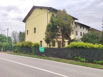 Spazioso terracielo perfetto per due famiglie