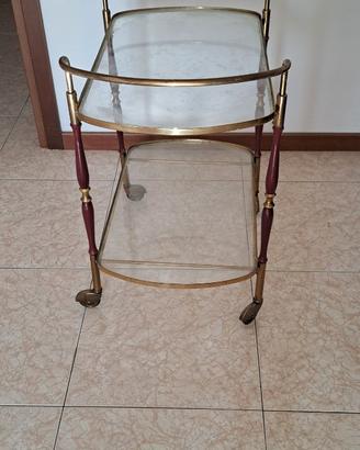 Tavolino con ruote
