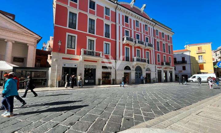 Locale commerciale alta visibilità