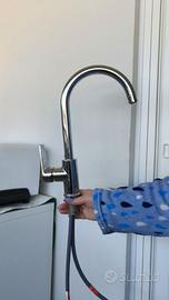 Rubinetto cucina color cromo