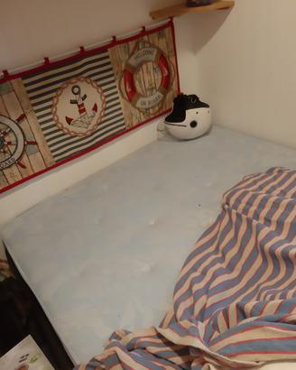 rete  con piedi e materasso