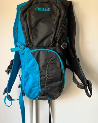 Zaino Camelbak Lobo da 9 L con sacca idrica da 2 L