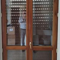 Porte finestre con telaio in buone condizioni.