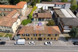 Villa di 750 m² con più di 5 locali e box auto dop