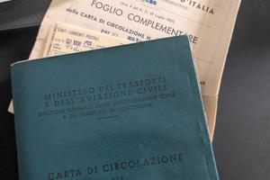 Fiat 500 F 1965 8 Bulloni Targhe  Documenti Orig.