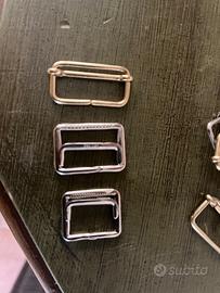 Fibbie nuove per gilet e cinture