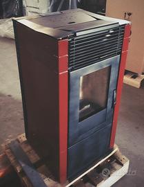 stufa a pellet 12.  kW Ravelli 