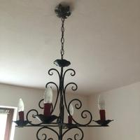 Lampadario in ferro battuto