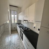 Cucina completa con elettrodomestici