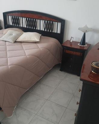 Camera da letto in legno massello, no truciolare 