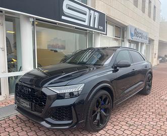 Audi Q8 RS TFSI V8 quattro tiptronic