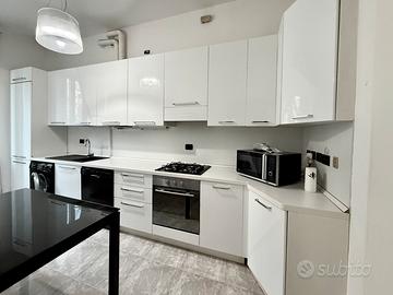 Cucina Arredo3 bianco lucido con elettrodomestici