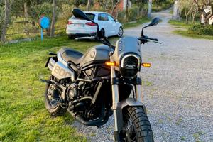 Benelli leoncino 800 trail