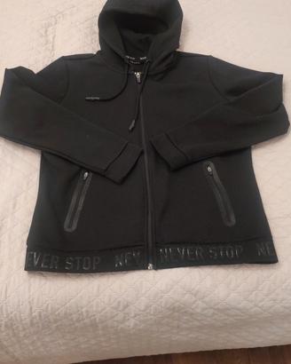 FELPA NERA.ragazzo 16 18 anni