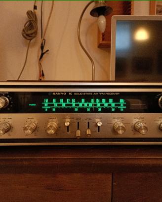 Sanyo IC Solid State AM/FM Stereo Receiver 1970