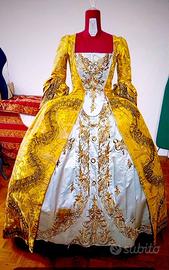 Robe a la francaise e robe a l'anglaise