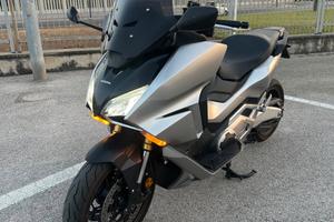 Honda Forza 750