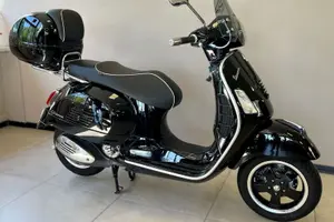 Piaggio Vespa 300 GTS
