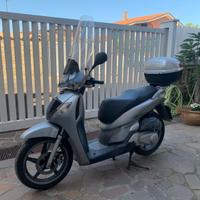 Honda SH 150 grigio