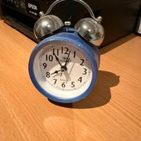 Orologio con sveglia a pile