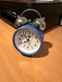 Orologio con sveglia a pile