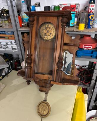 Orologio a pendolo da parete vintage da restaurare