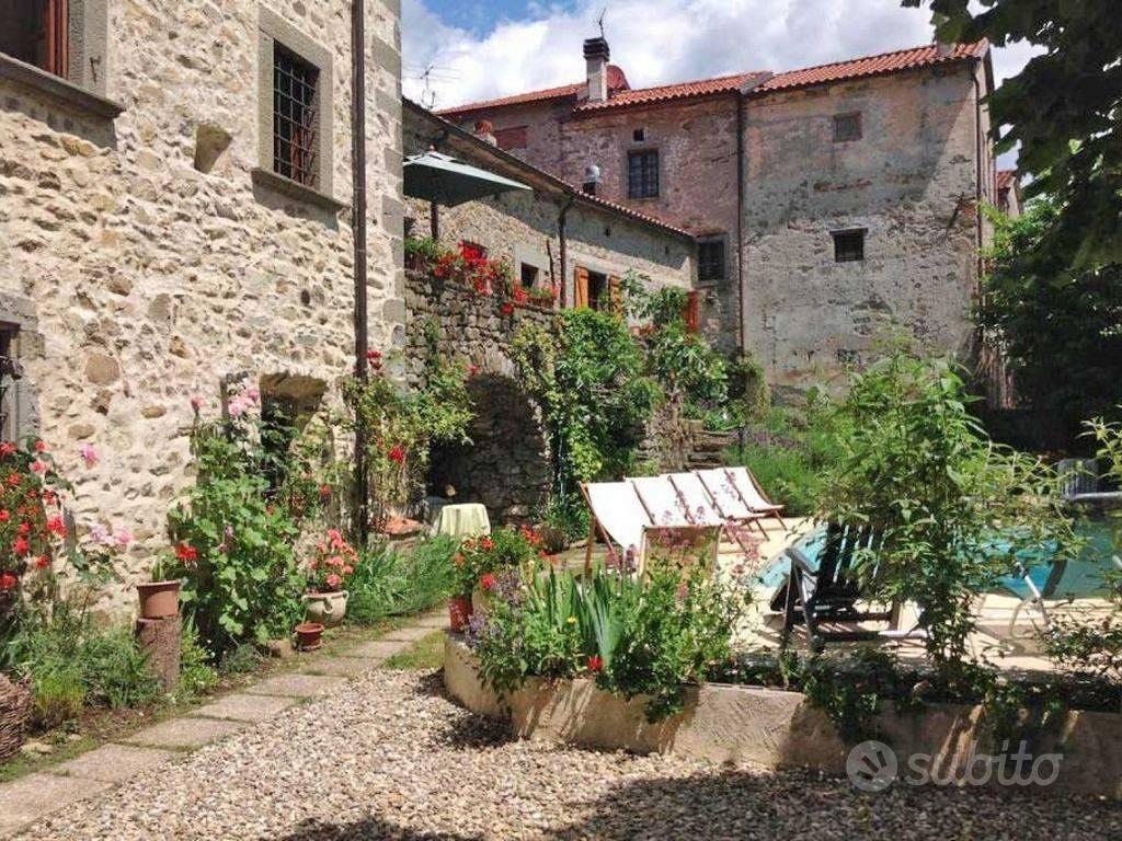 Villa di 700 m² con più di 5 locali e box auto a L - Vista 5