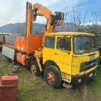 Camion Fiat 180 con gru