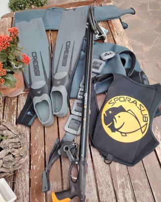 Pesca Apnea (pinne,fucile,pesi,schienalino,muta)