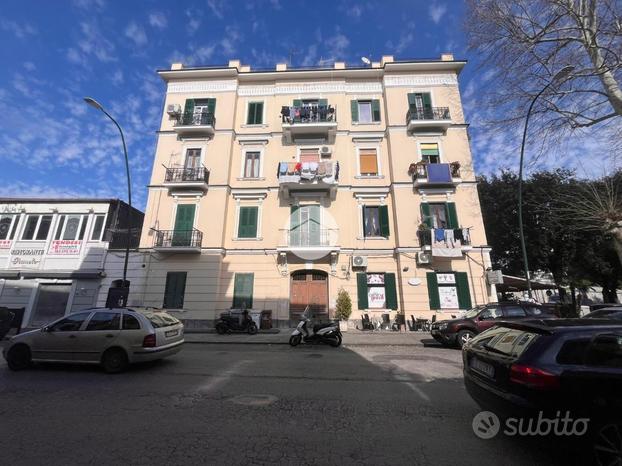 MONOLOCALE A NAPOLI