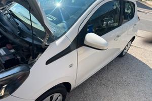 Peugeot 108 1000cc benzina