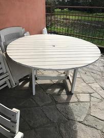 Tavolo in legno diametro 140cm 6 sedie vintage.